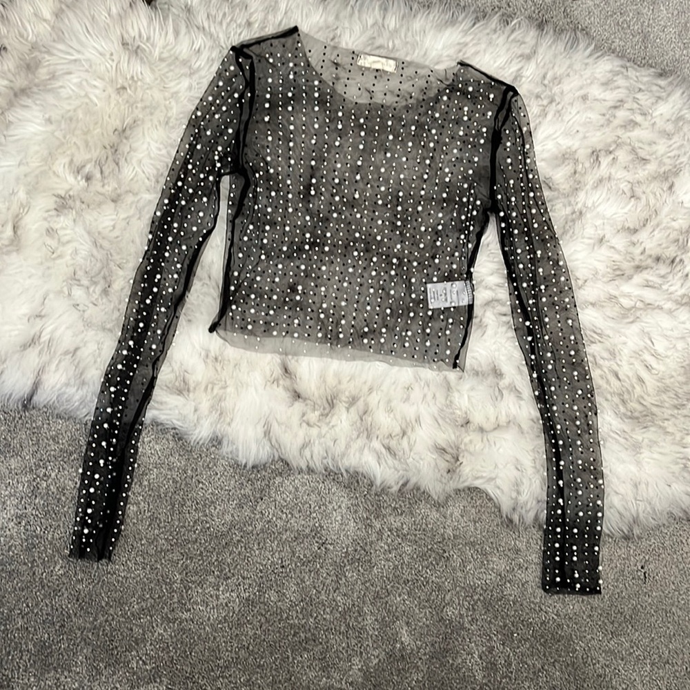 Endless blu crop pearl top